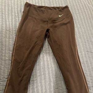 Nike Cropped Leggings